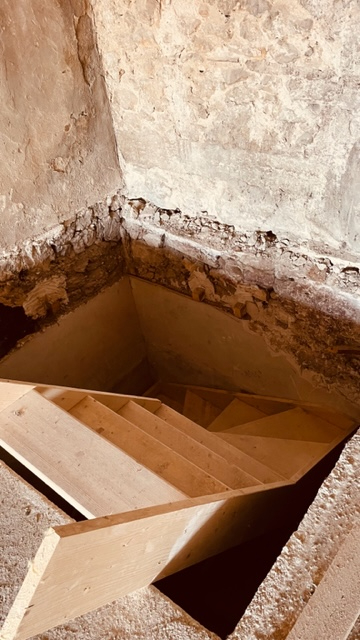 Photo PERTUIS centre ville traverse Colbert, T2 en DUPLEX de 70 m² sous les toits avec terrasse dominante image 6/6