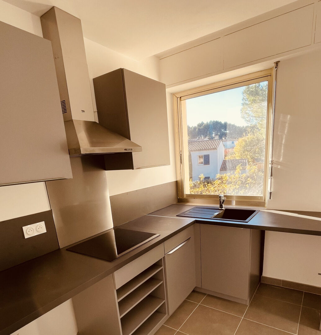 Photo Appartement T2 de 49 m²  - Pertuis quartier piscine image 4/6