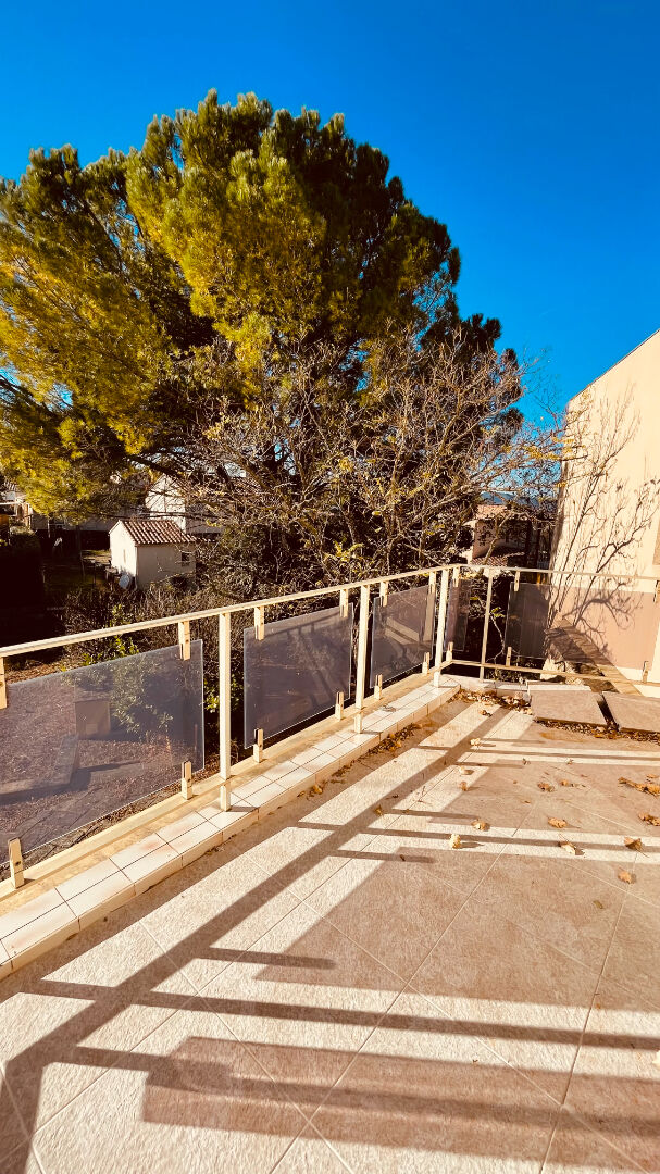 Photo Appartement T2 de 49 m²  - Pertuis quartier piscine image 5/6