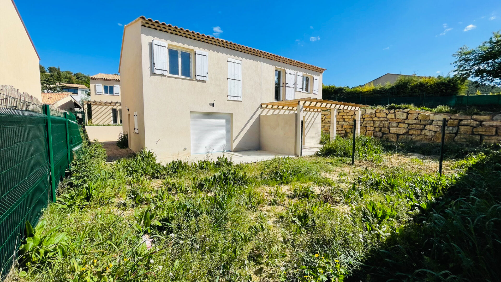 VILLA NEUVE DE 100 M²  - LA BASTIDONNE