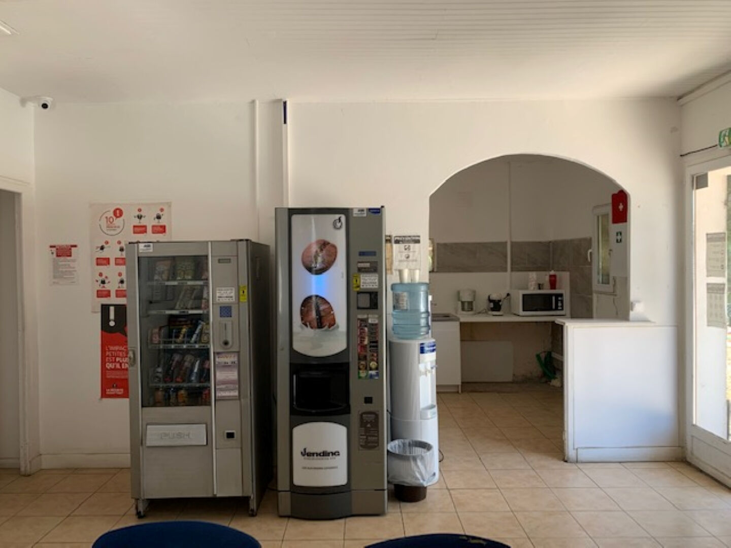 Photo PERTUIS  ZONE COMMERCIALE TERRAIN DE 3 400 m² image 5/6