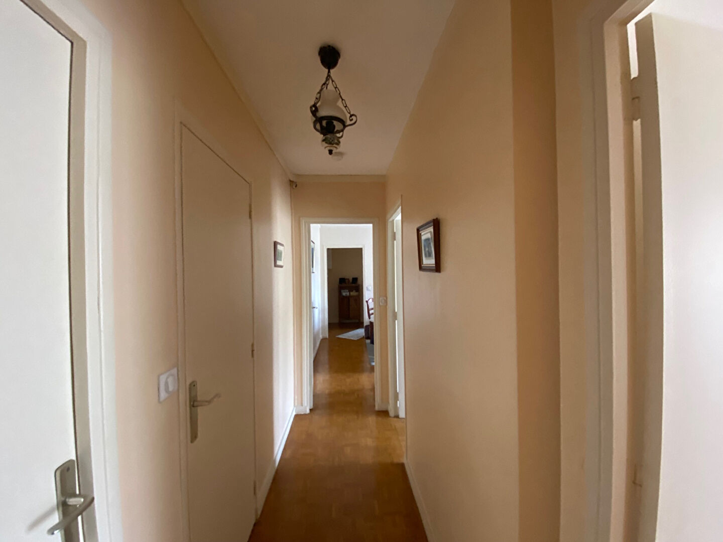 Photo CENTRE VILLE - APPARTEMENT 3 PIECES - 60 m² - BALCON - PARKING image 5/6