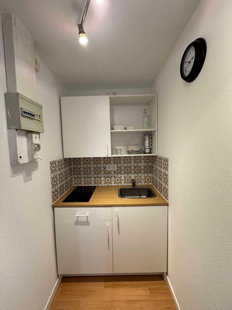 Photo Studio à louer - Vannes centre - Refait image 2/6