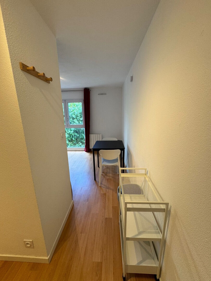 Photo Studio à louer - Vannes centre - Refait image 5/6