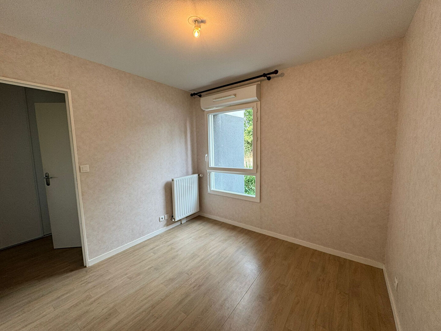 Photo À louer T3 récent avec terrasse et jardin - Résidence calme et soignée image 4/6