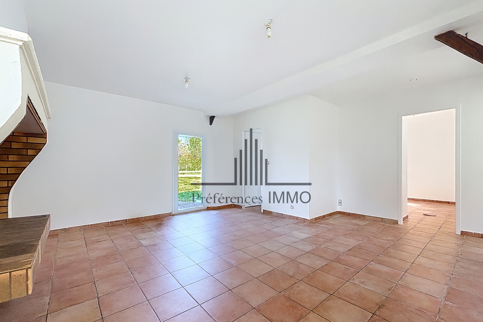 Photo Maison rénovée 3 p avec terrain de 882 m2 image 3/6