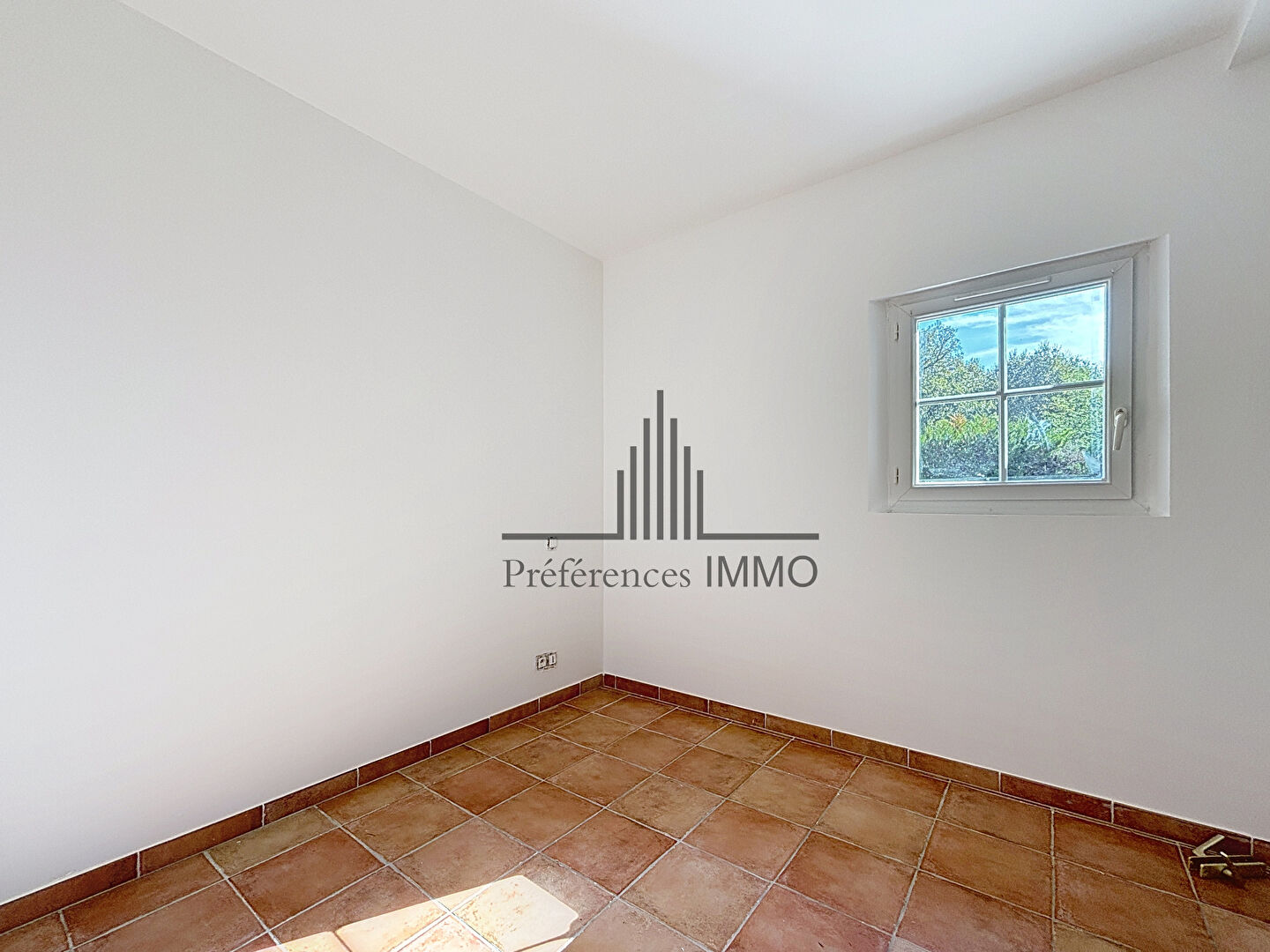 Photo Maison rénovée 3 p avec terrain de 882 m2 image 6/6