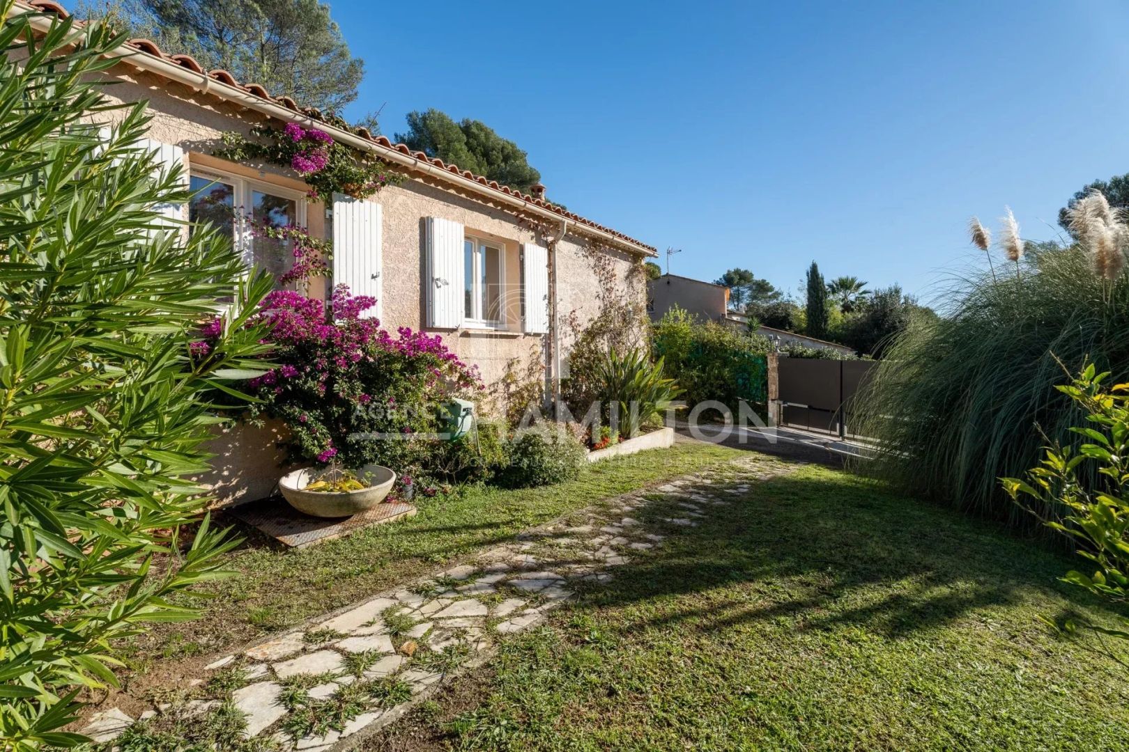 Agence immobilière de AGENCE HAMILTON VALBONNE