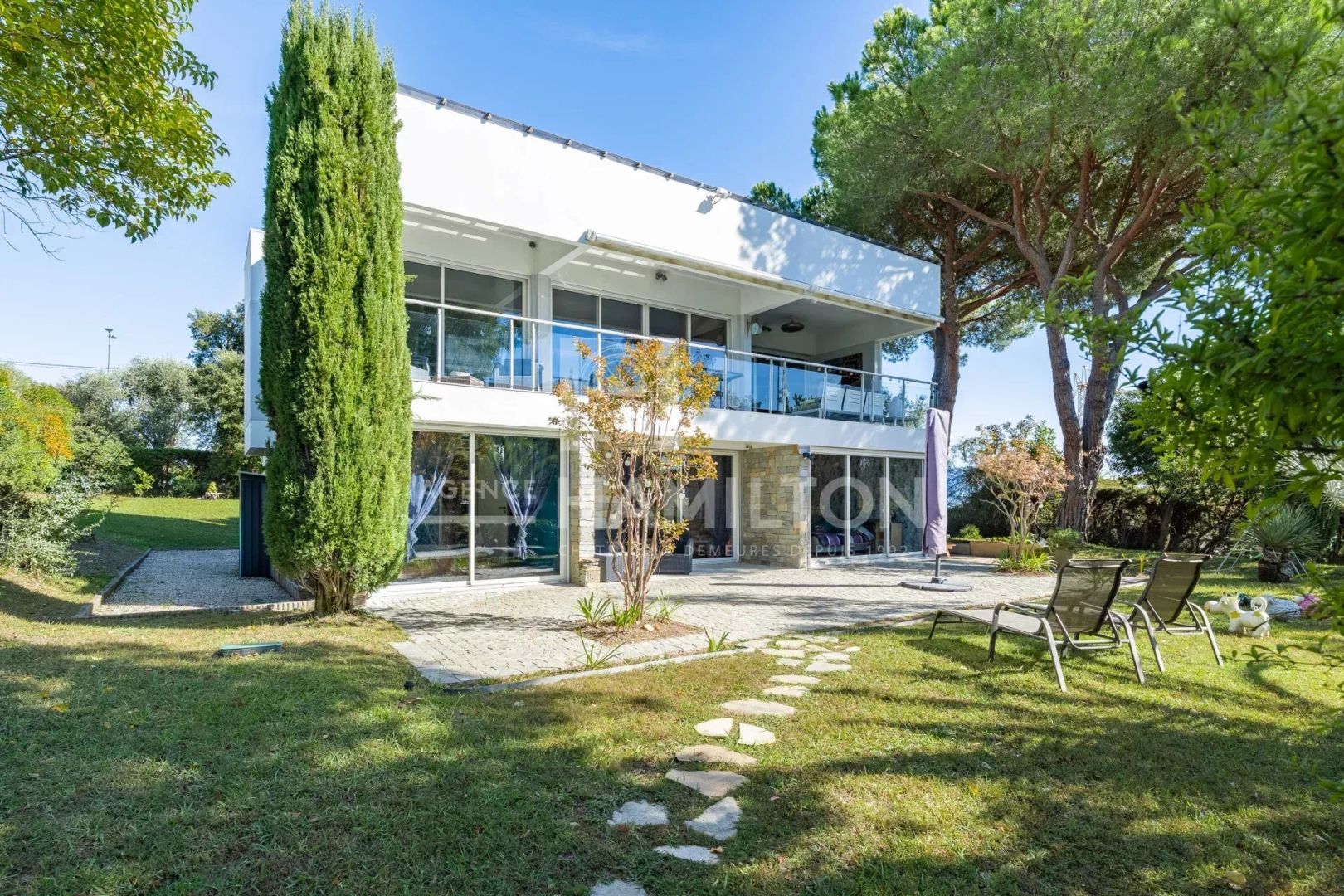 Agence immobilière de AGENCE HAMILTON VALBONNE