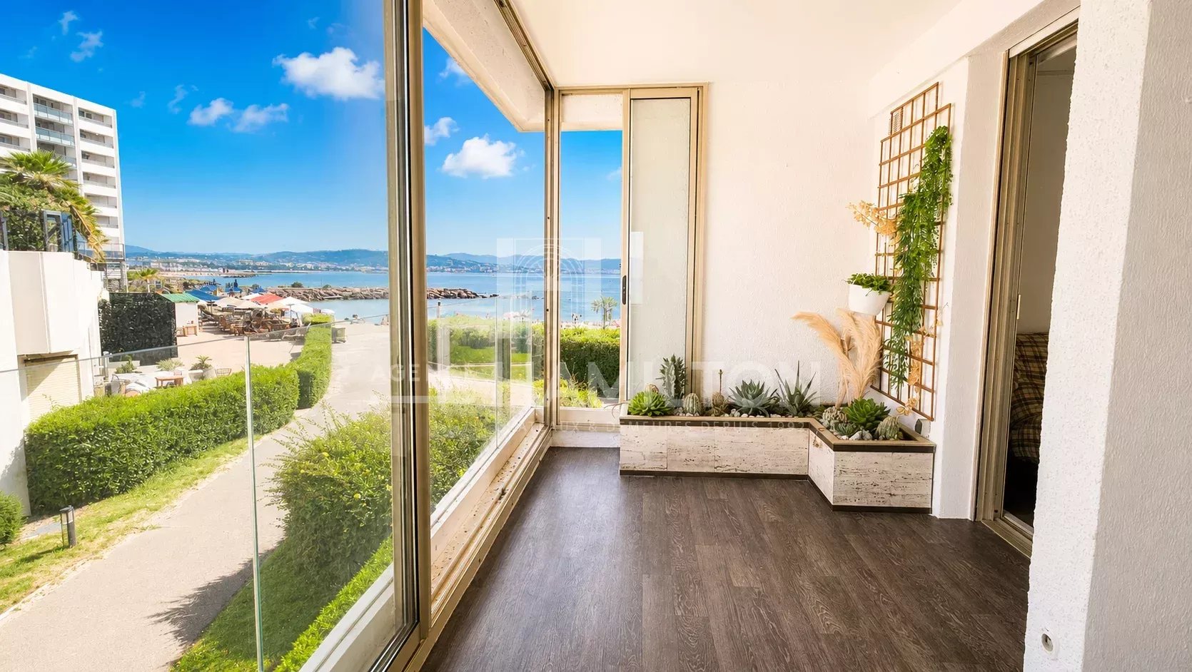 Agence immobilière de AGENCE HAMILTON VALBONNE