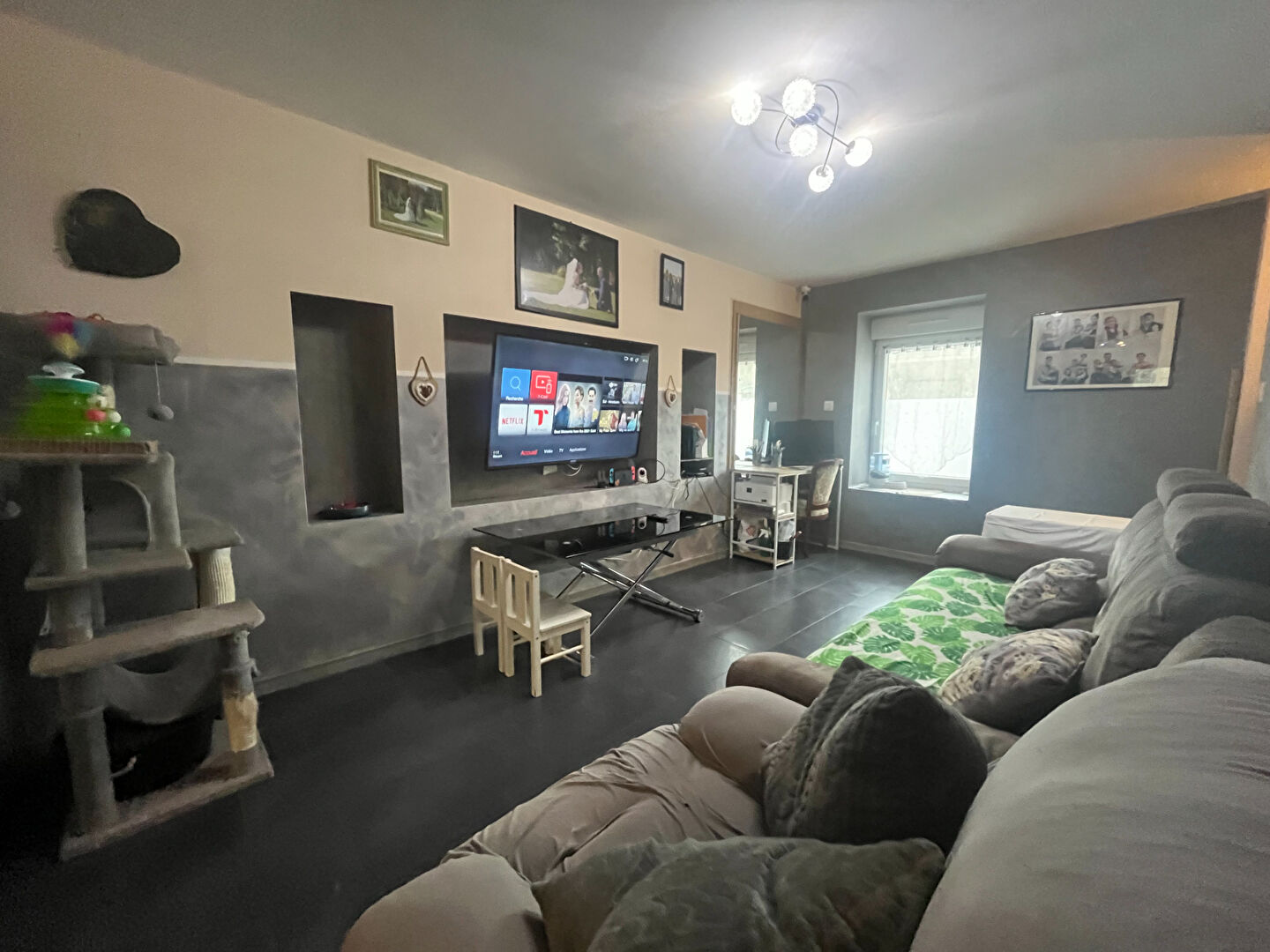 Maison HOMECOURT 10 pièce(s) 250m2