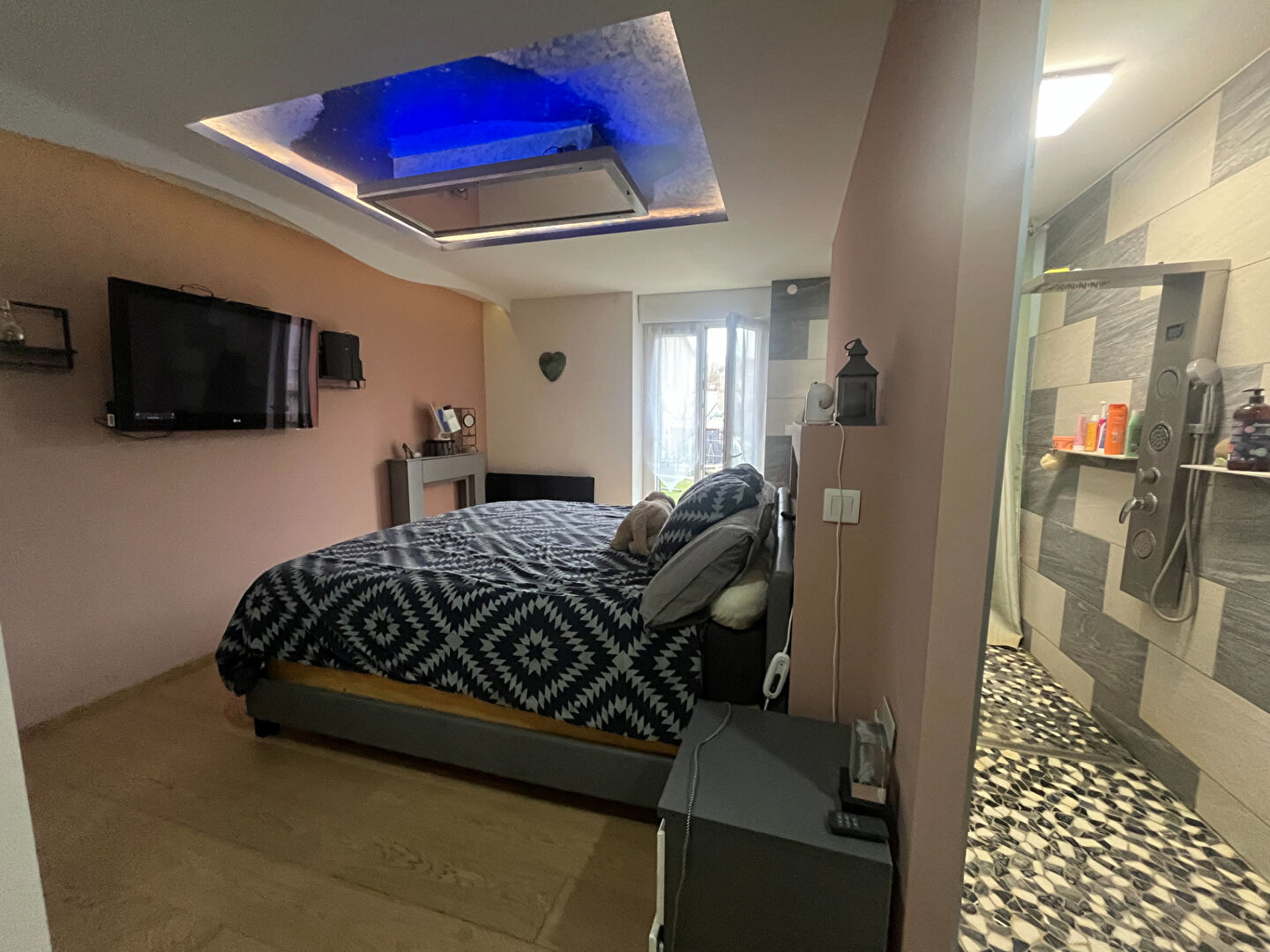 Maison HOMECOURT 10 pièce(s) 250m2