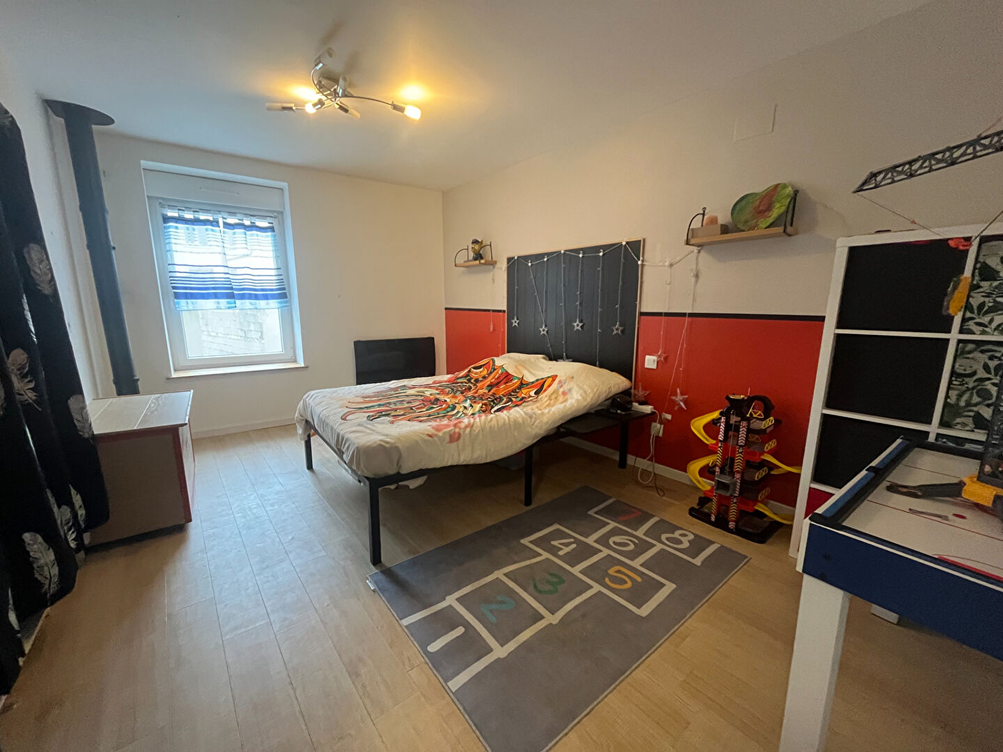 Maison HOMECOURT 10 pièce(s) 250m2