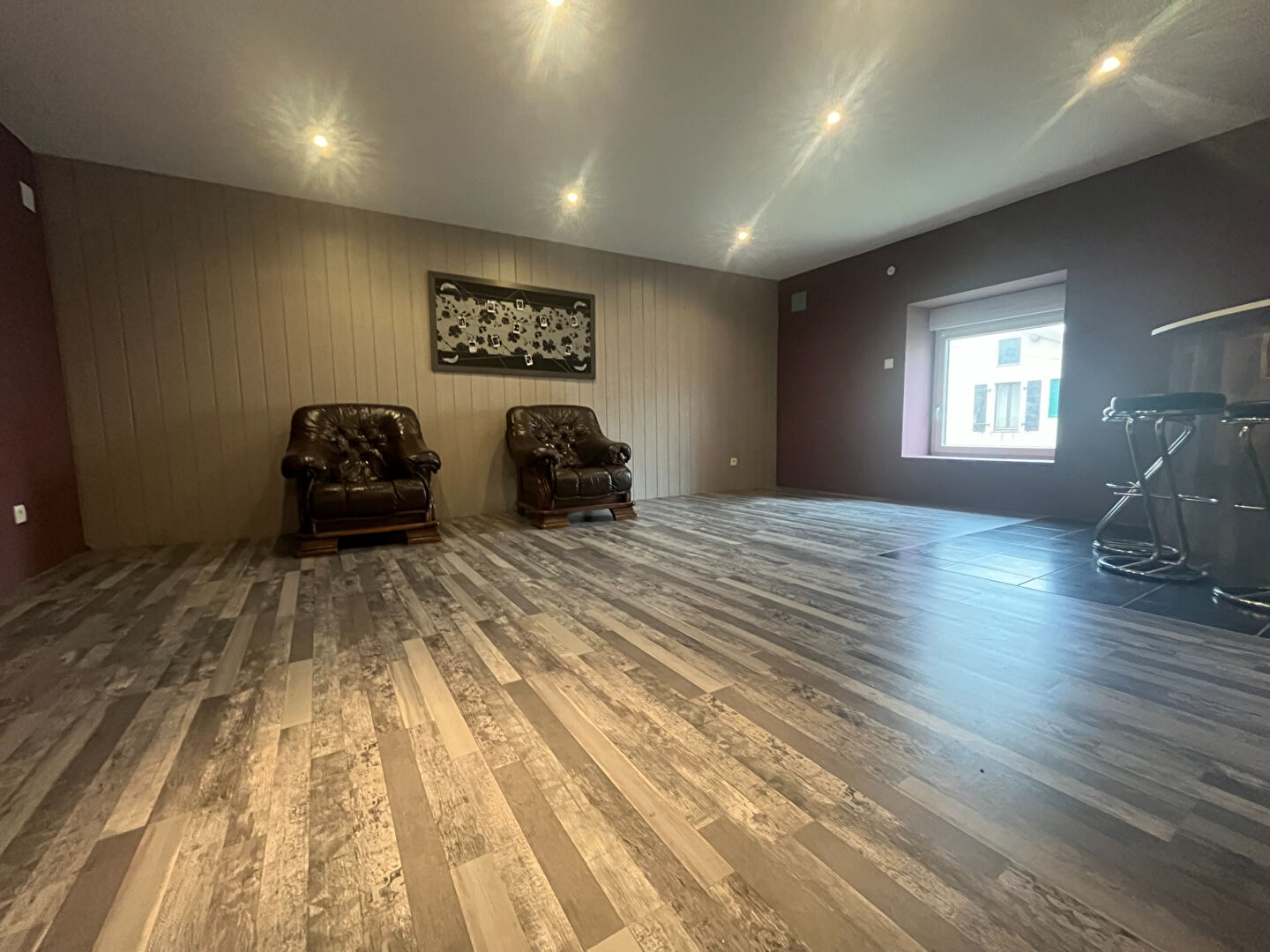 Maison HOMECOURT 10 pièce(s) 250m2