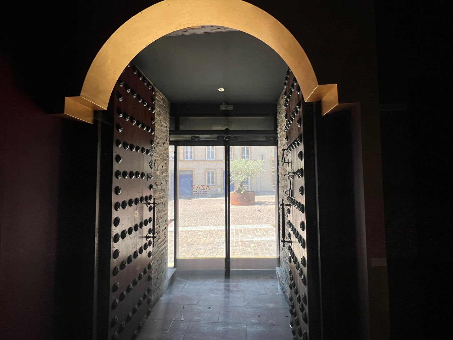 Photo Local commercial image 2/3