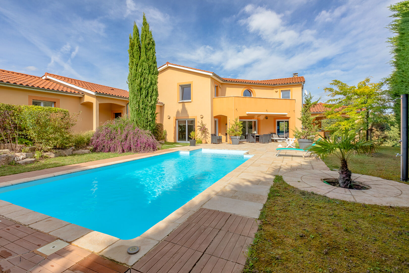 Exclusivité - Maison de 300 M² sur terrain de 2500 M²