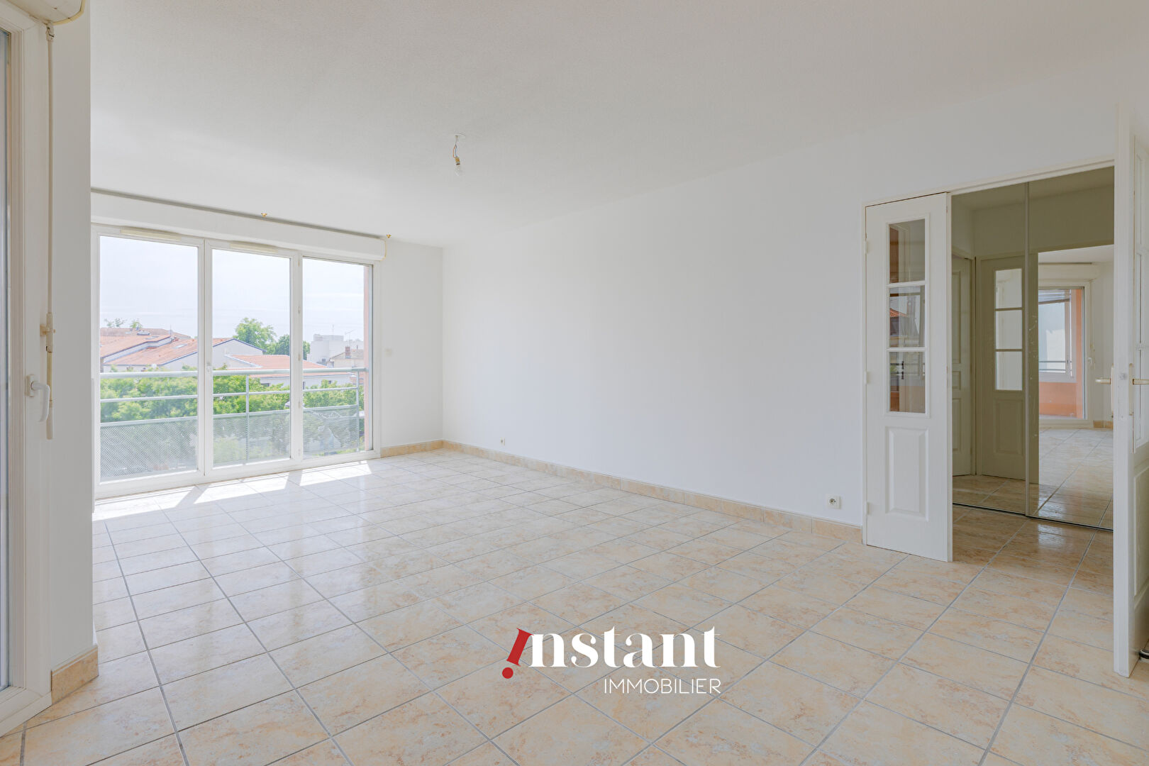 Photo Grand T3 avec loggia à 10 min de gare de Vénissieux image 4/6