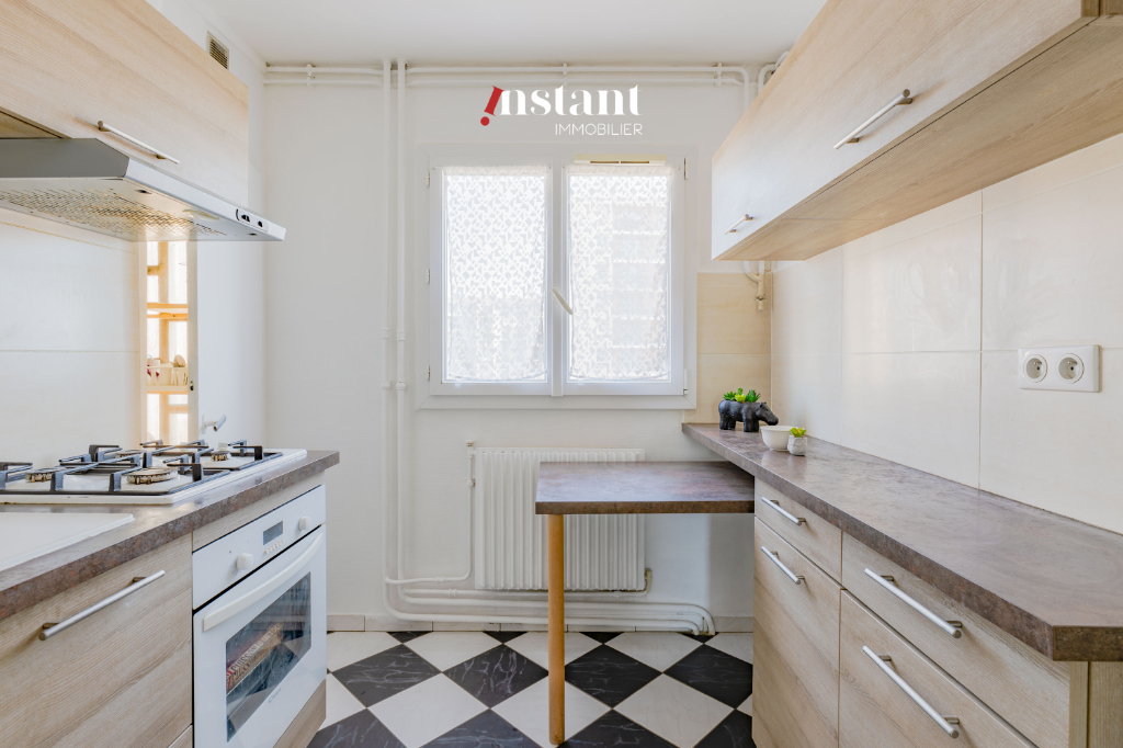 Photo T4 3chambres au pied du métro Gratte Ciel image 3/6