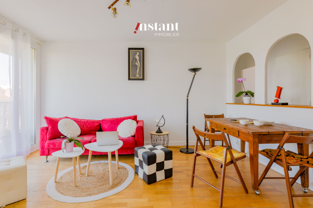 Photo T4 3chambres au pied du métro Gratte Ciel image 1/6