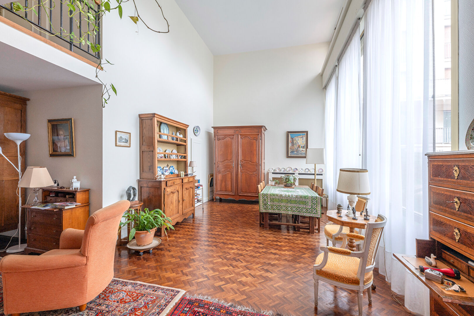 Photo Versailles, Duplex 5 pièce(s) 145.42 m2 image 2/6