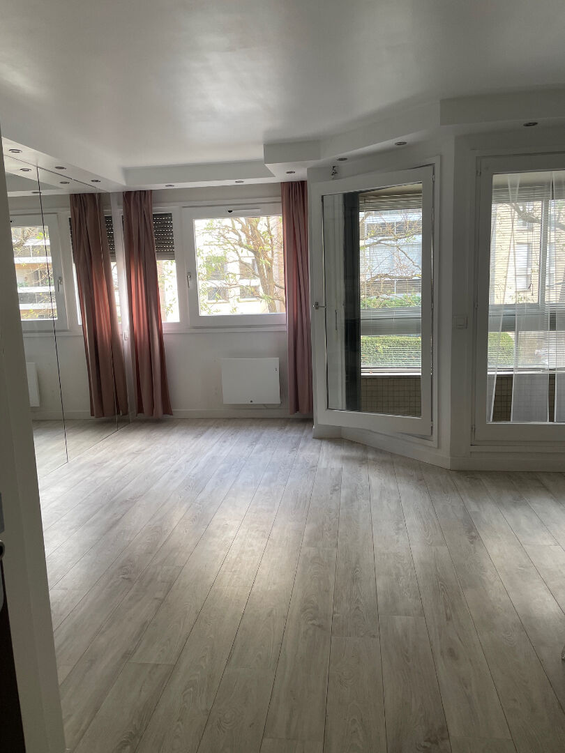 Photo Le Chesnay Appartement  3 pièces 2 Chambres image 1/6