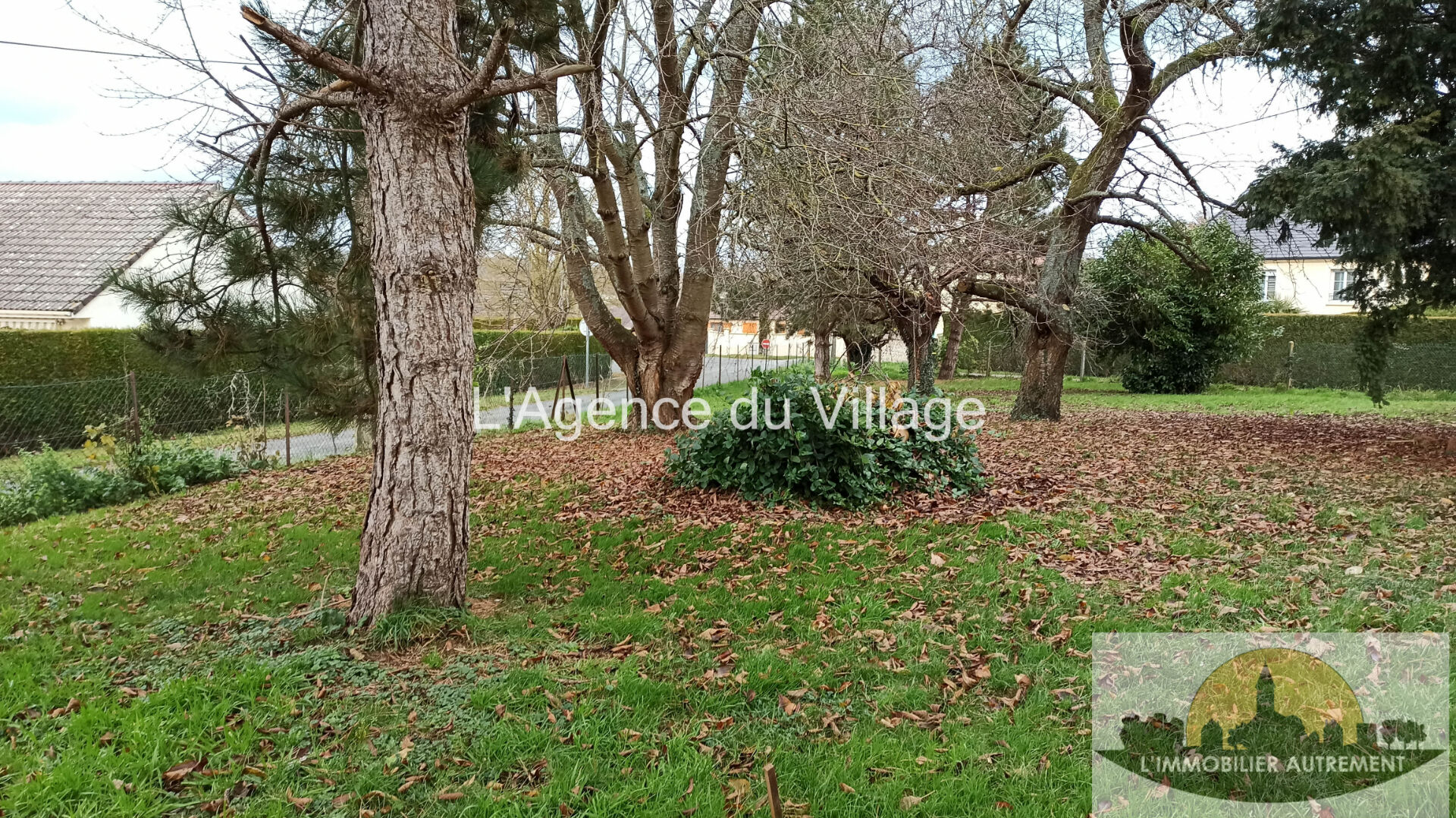 Photo NOAILLES - TERRAIN -  681 m2 -  FACADE 60 M image 1/4