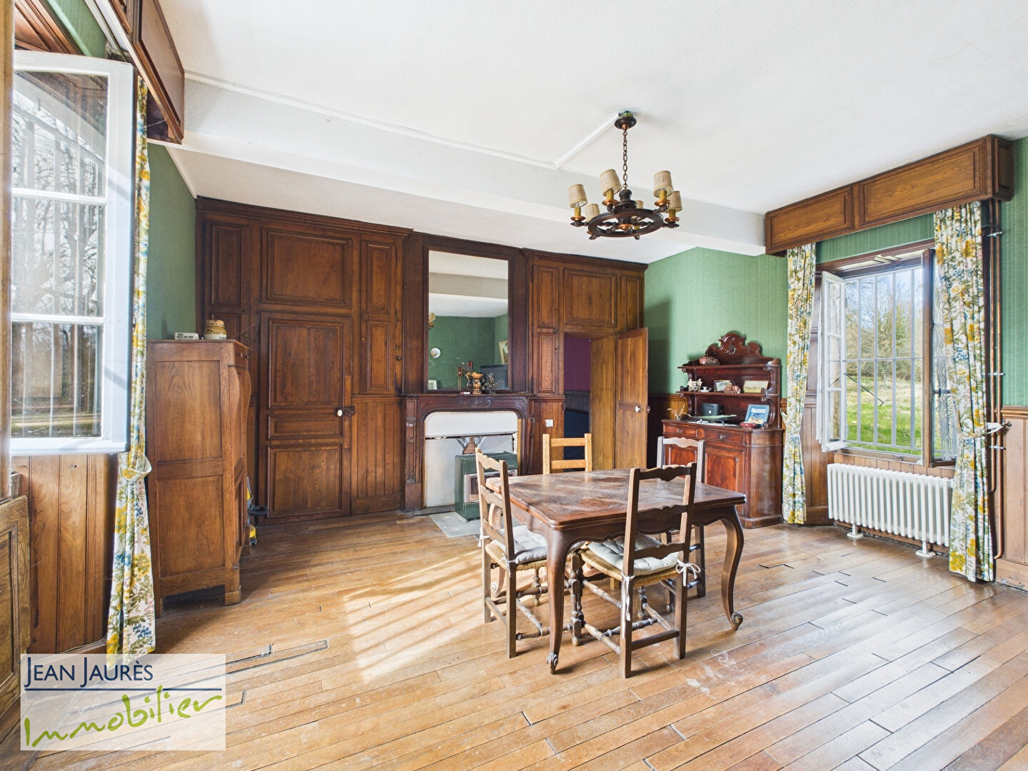 Photo Forêt de Chaource : Ancien château à rénover, sur parc image 2/6