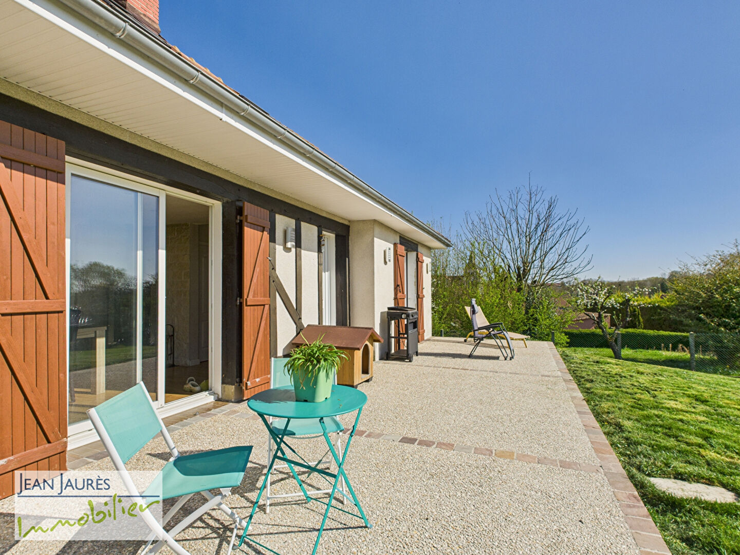 Photo Beau plain pied de 3 chambres, en excellent état image 2/6