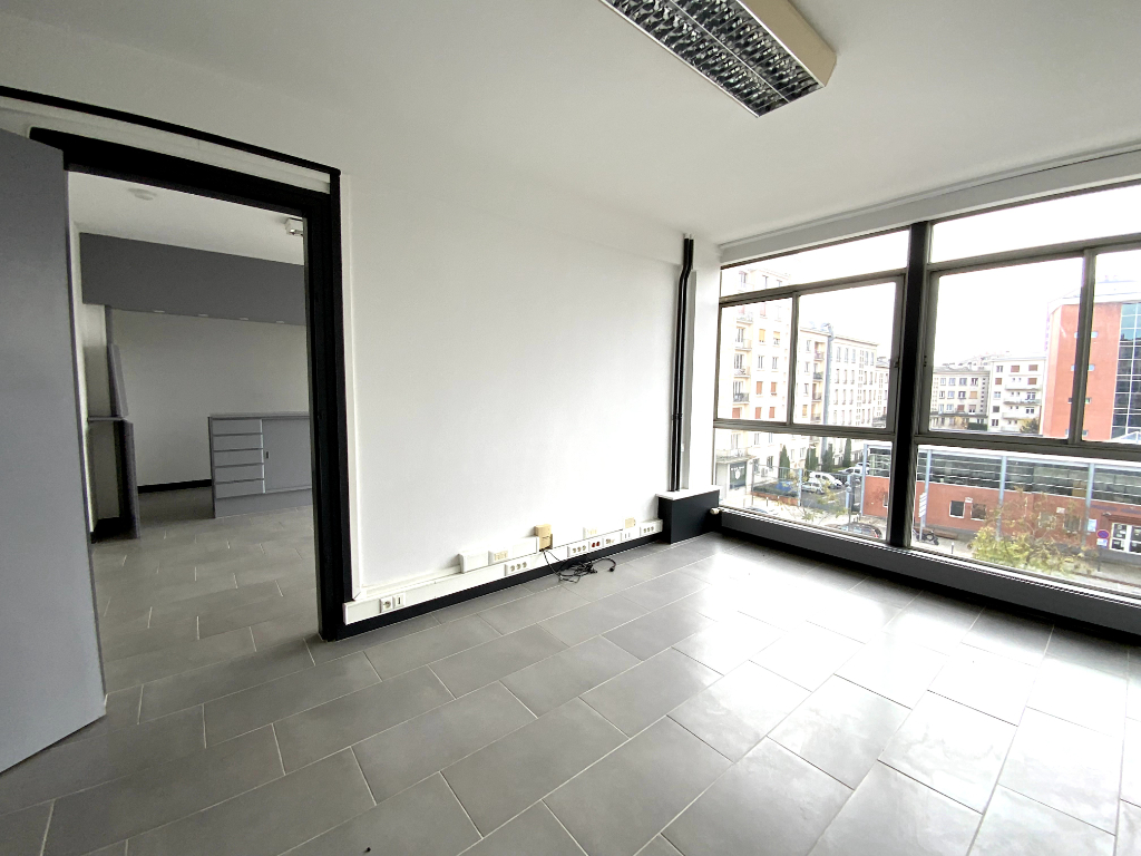 Photo CENTRE VILLE,AU PIED DE LA GARE, DANS UN IMMEUBLE À USAGE PROFESSIONNEL, 144M² D'UN ENSEMBLE DE BUREAUX image 6/6
