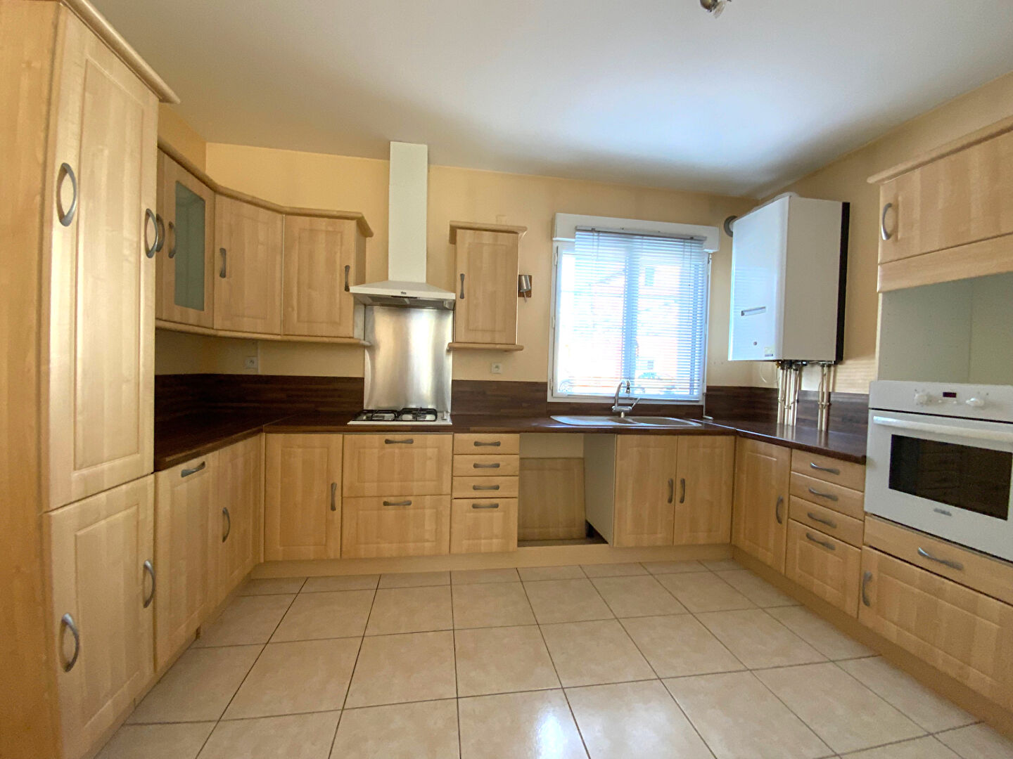 Photo CENTRE DE STE SAVINE, SPACIEUX T3 DE PLAIN PIED DE 73M² AVEC PARKING image 3/6