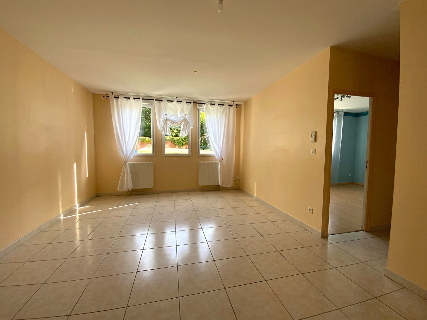 Photo CENTRE DE STE SAVINE, SPACIEUX T3 DE PLAIN PIED DE 73M² AVEC PARKING image 4/6