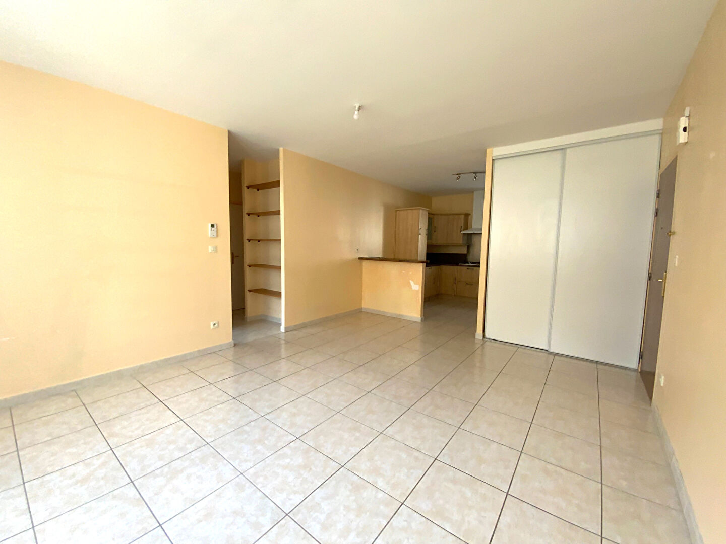 Photo CENTRE DE STE SAVINE, SPACIEUX T3 DE PLAIN PIED DE 73M² AVEC PARKING image 5/6