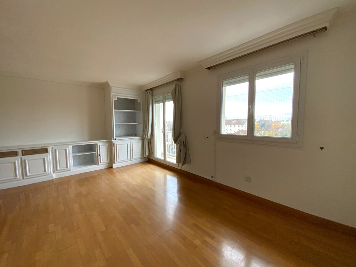 Photo TROYES, A DEUX PAS DU CENTRE ET DES ECOLES, T3 DE 63M² + BALCON ET PARKING COMMUN image 3/6