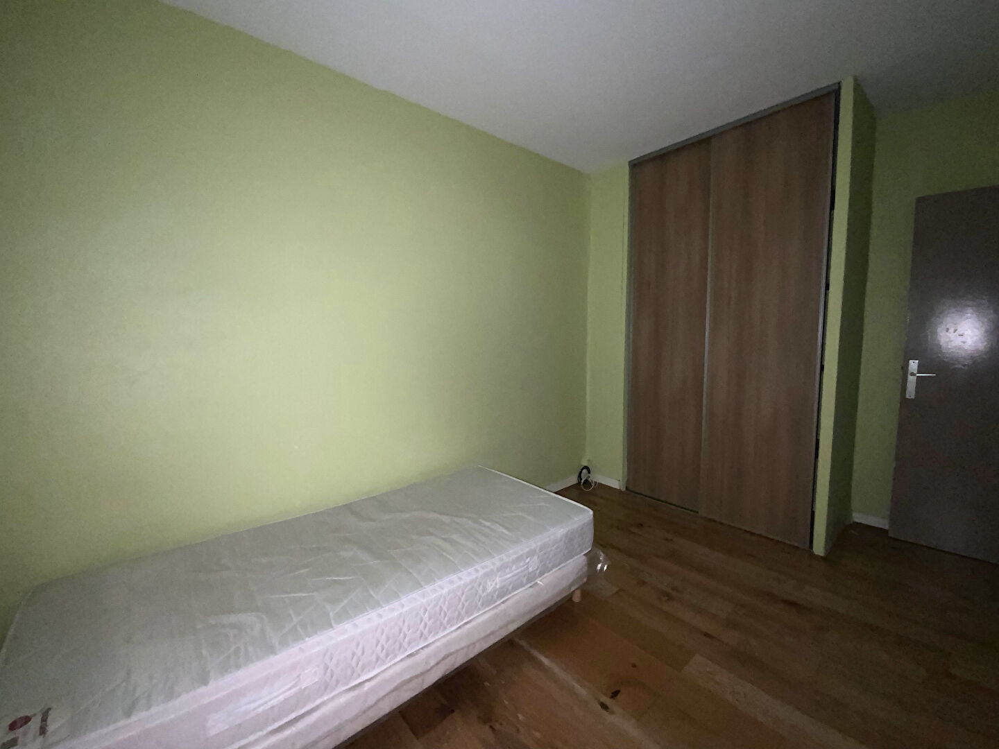 Photo TROYES, A DEUX PAS DU CENTRE ET DES ECOLES, T3 DE 63M² + BALCON ET PARKING COMMUN image 6/6