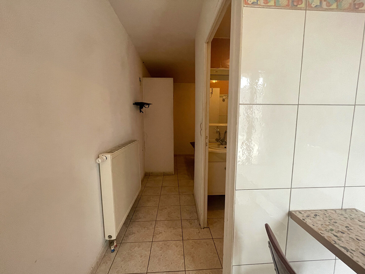 Photo SAINTE SAVINE, STUDIO MEUBLÉ DE 20,5M² image 4/4