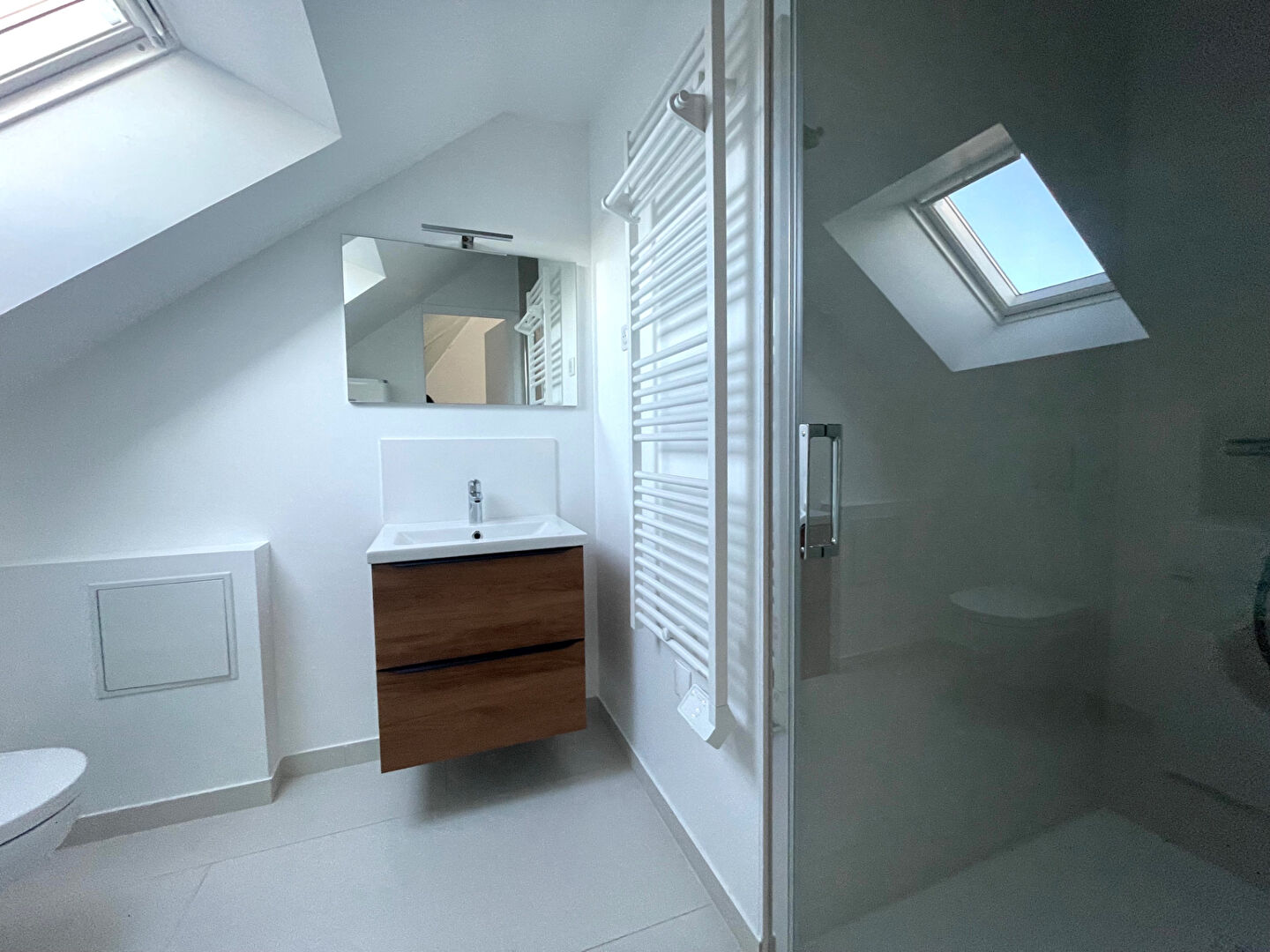 Photo A PROXIMITÉ DU CENTRE, T2 MEUBLÉ ENTIÈREMENT RÉNOVÉ AVEC PARKING image 6/6