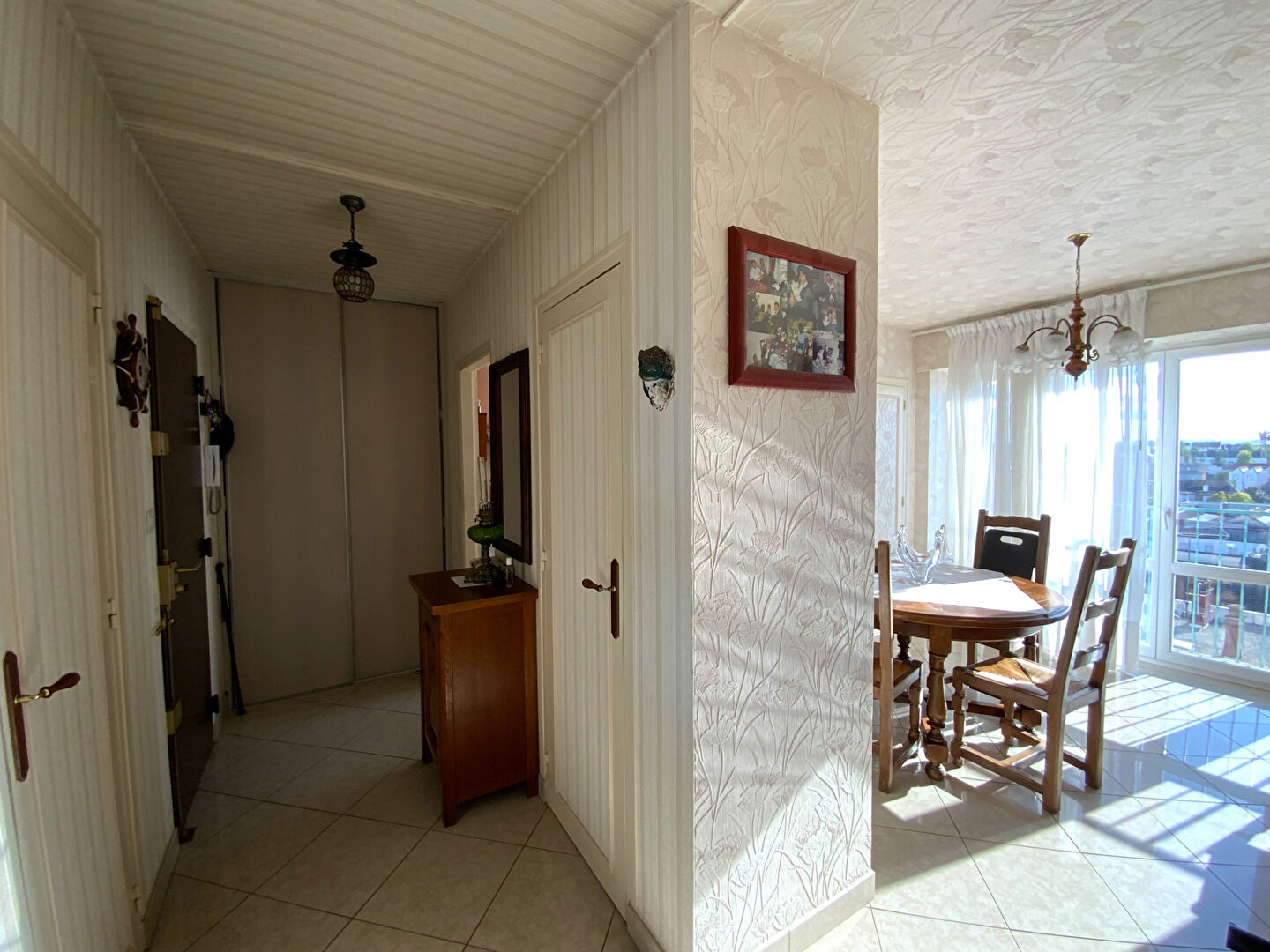 Photo A DEUX PAS DU CENTRE, APPARTMENT T4 TRAVERSANT DE 74M² image 4/6