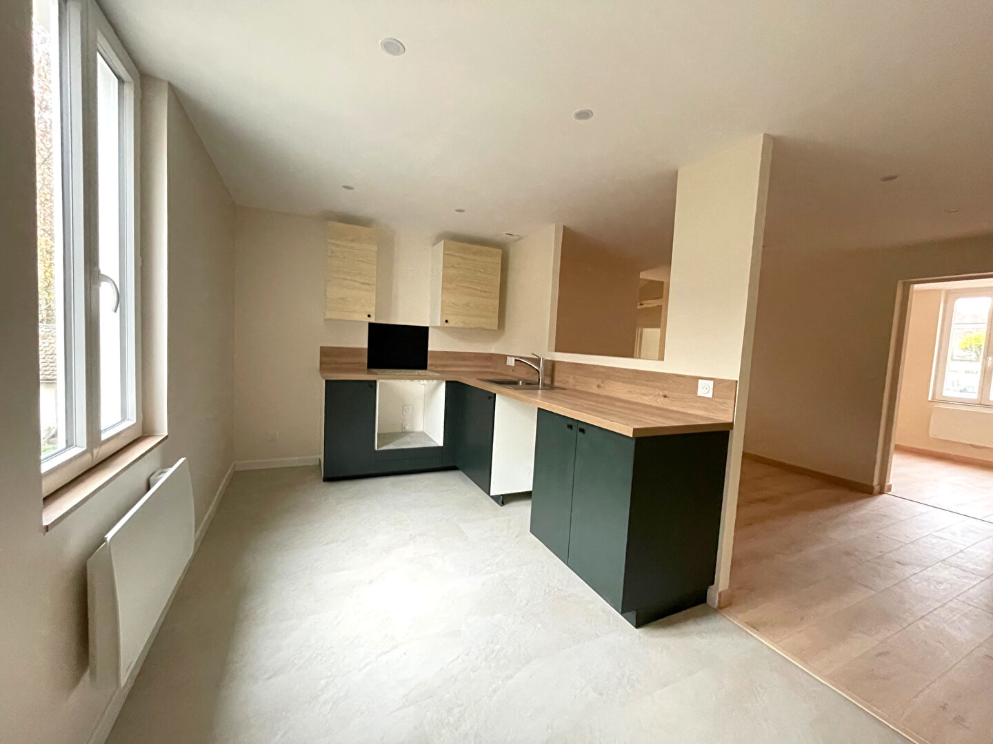 AU PIED DU CENTRE-VILLE & DE LA GARE ? T3 ENTIEREMENT RÉNOVÉ