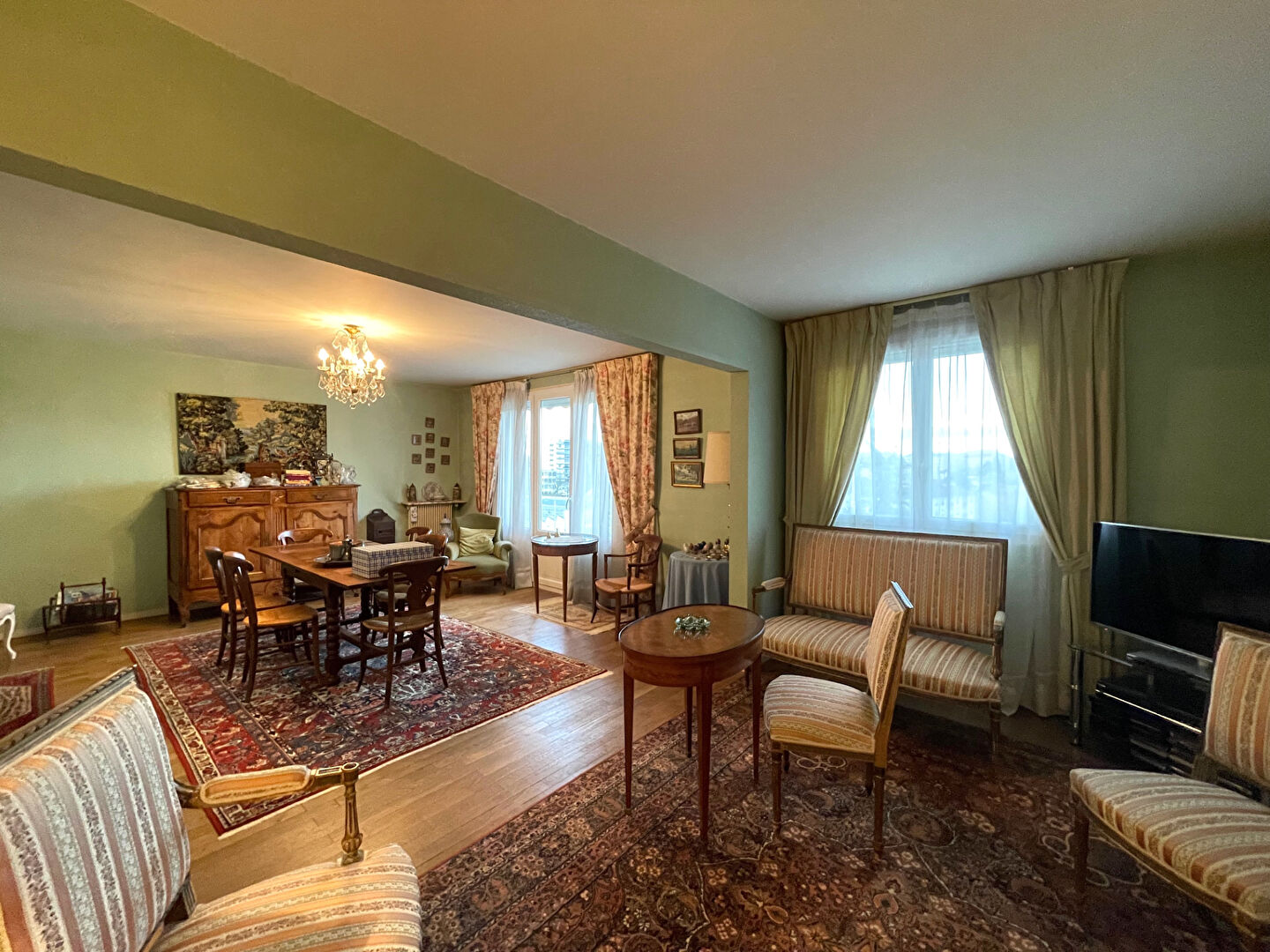 A SAINT ANDRÉ LES VERGERS, JOLI T5 DE 90M² AVEC BALCON