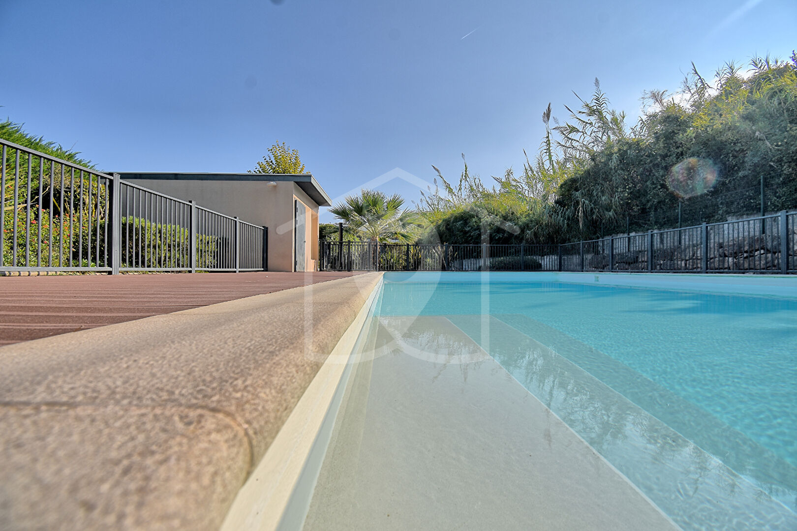 Photo ANTIBES Proche Centre : Villa moderne 4 pièces avec garage et parkings image 4/6