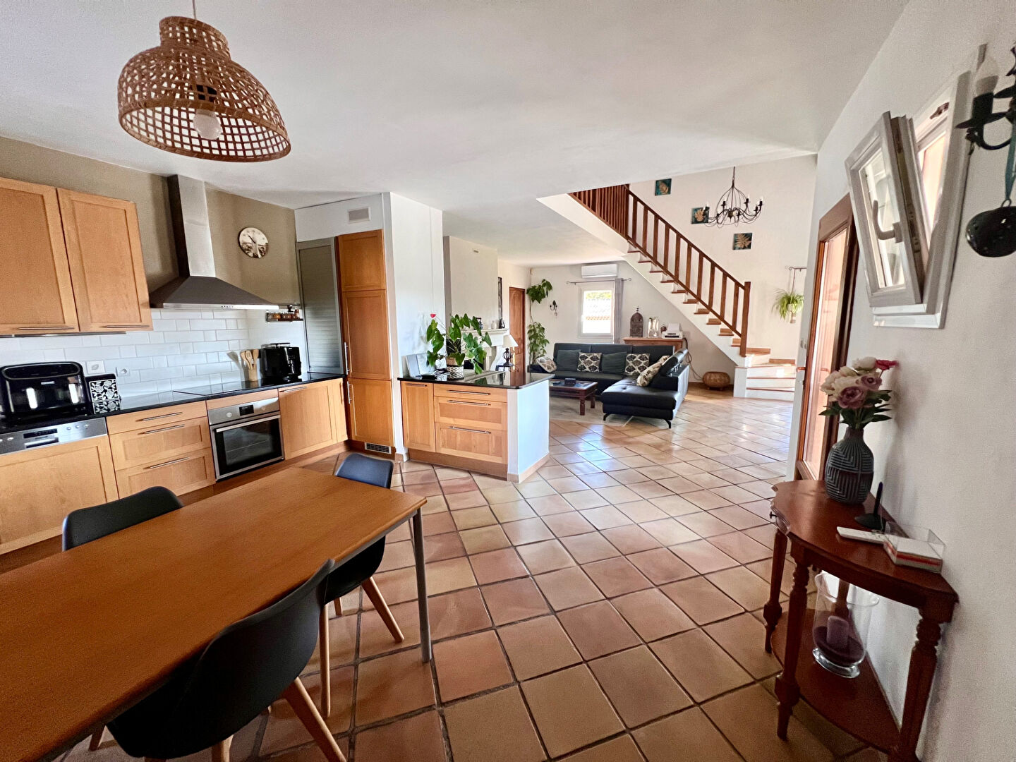 Photo Belle maison  traditionnelle secteur résidentiel Etang de l'Olivier sur 4000 M2 de terrain divisible image 6/6