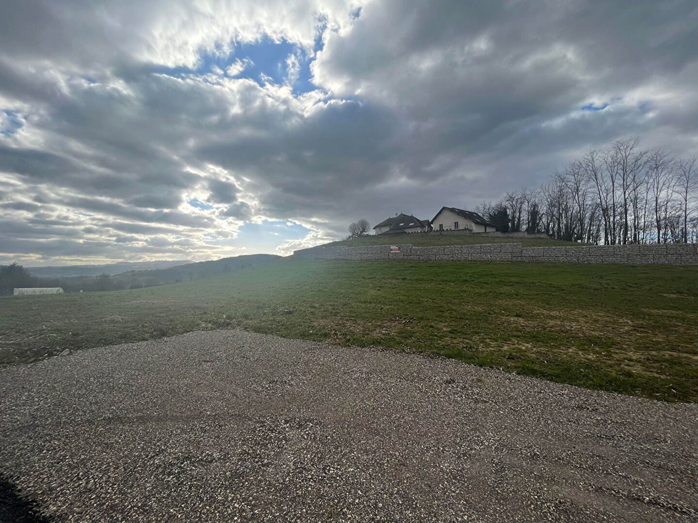 Photo A 7 mn de Yenne, Terrain de 788 m2 image 2/4