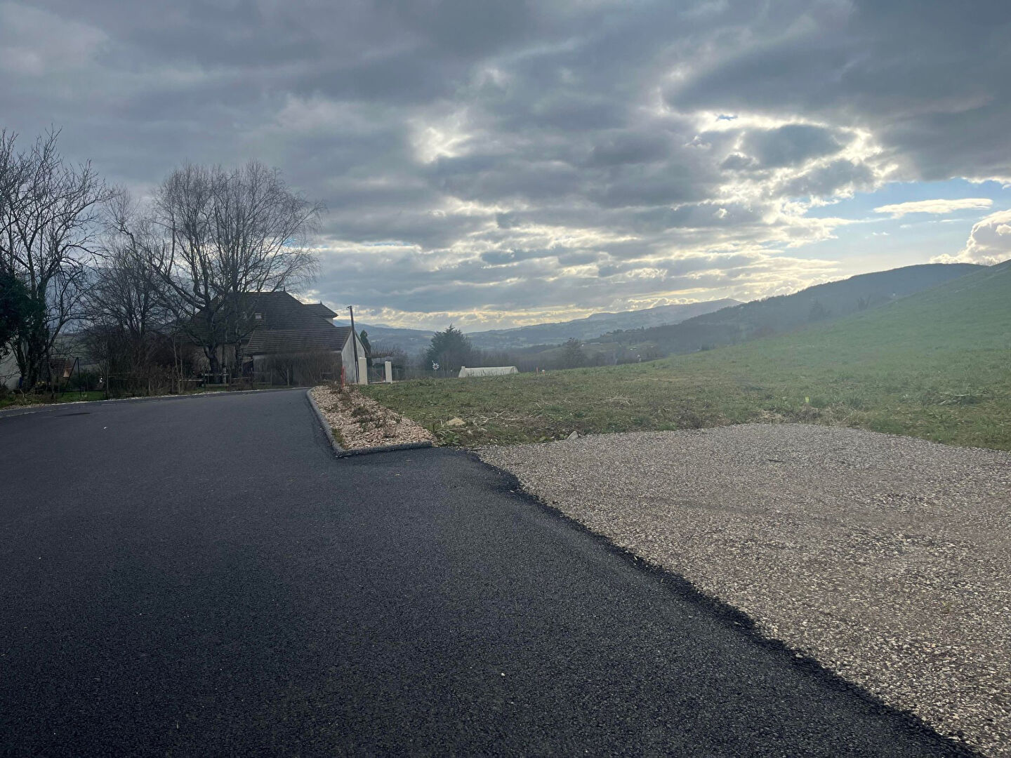 Photo A 7 mn de Yenne, Terrain de 788 m2 image 4/4