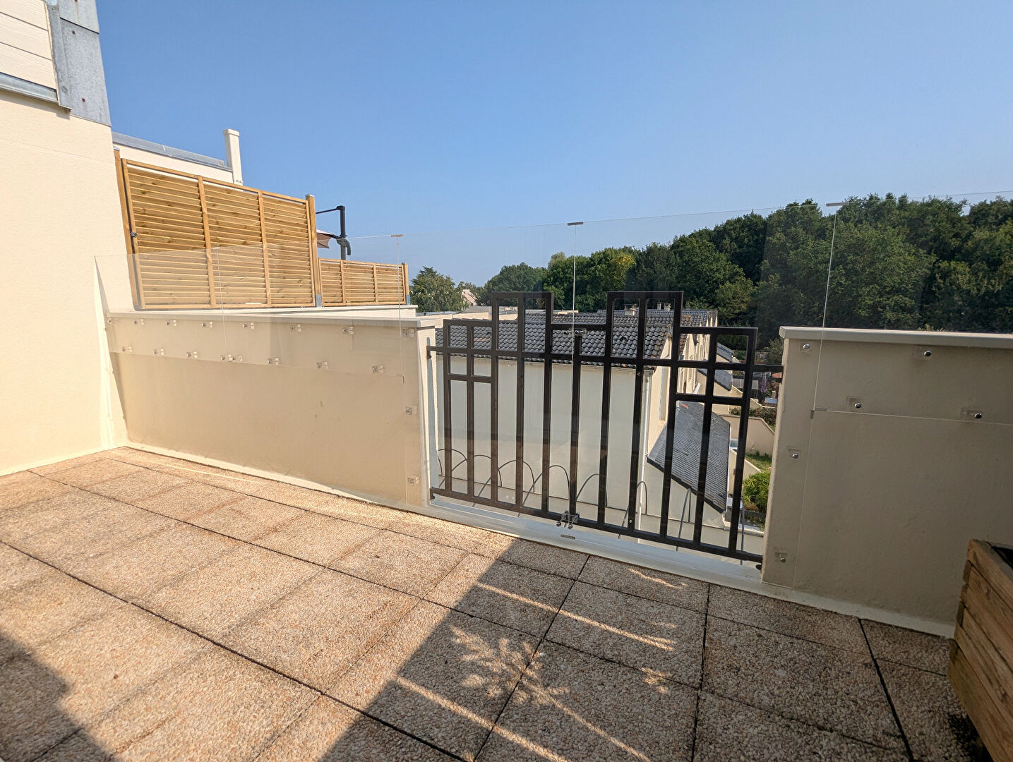 Photo Duplex 4 pièce(s) 79 m2, 2 terrasses au dernier étage ! image 2/6