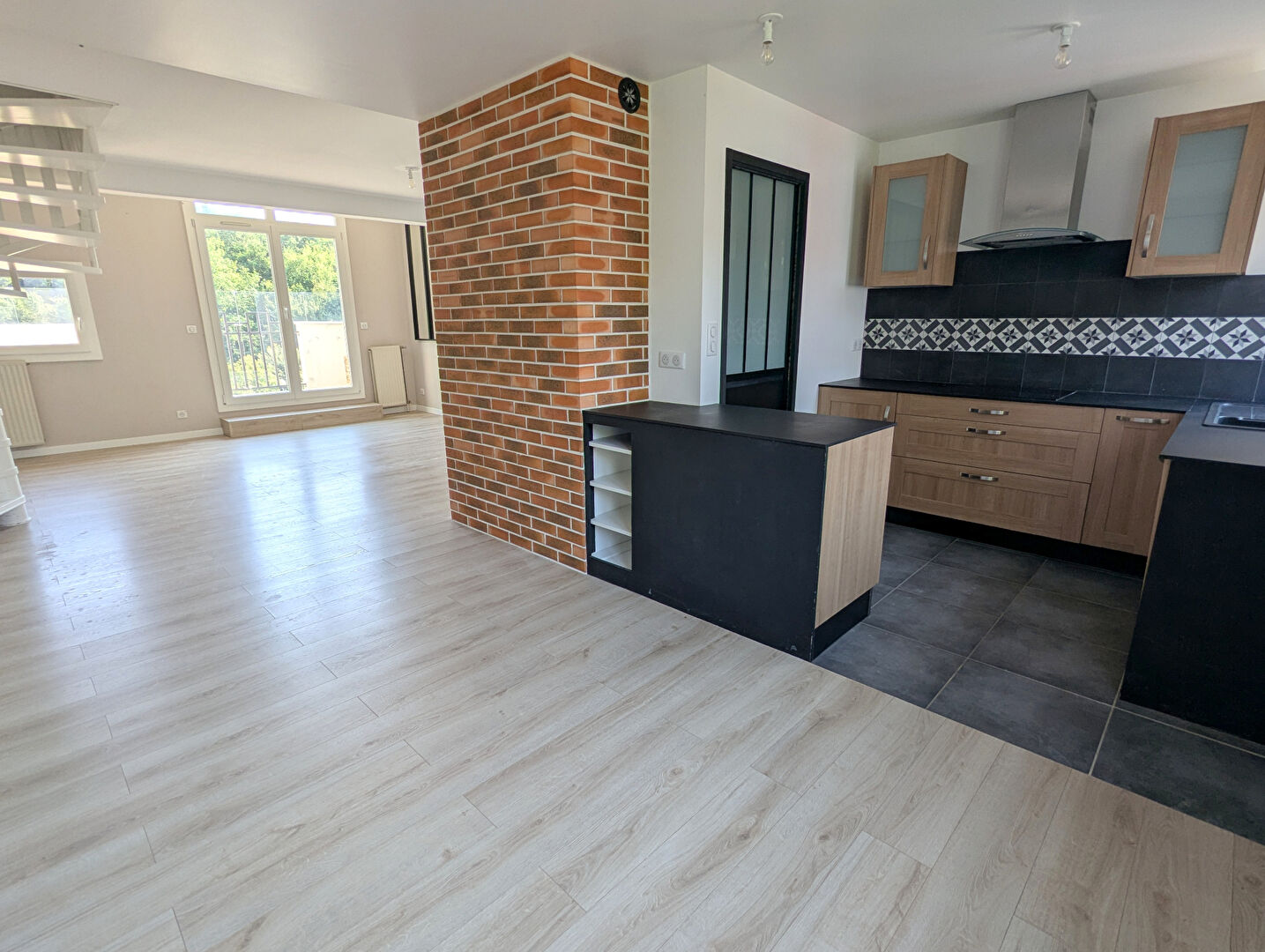 Photo Duplex 4 pièce(s) 79 m2, 2 terrasses au dernier étage ! image 4/6