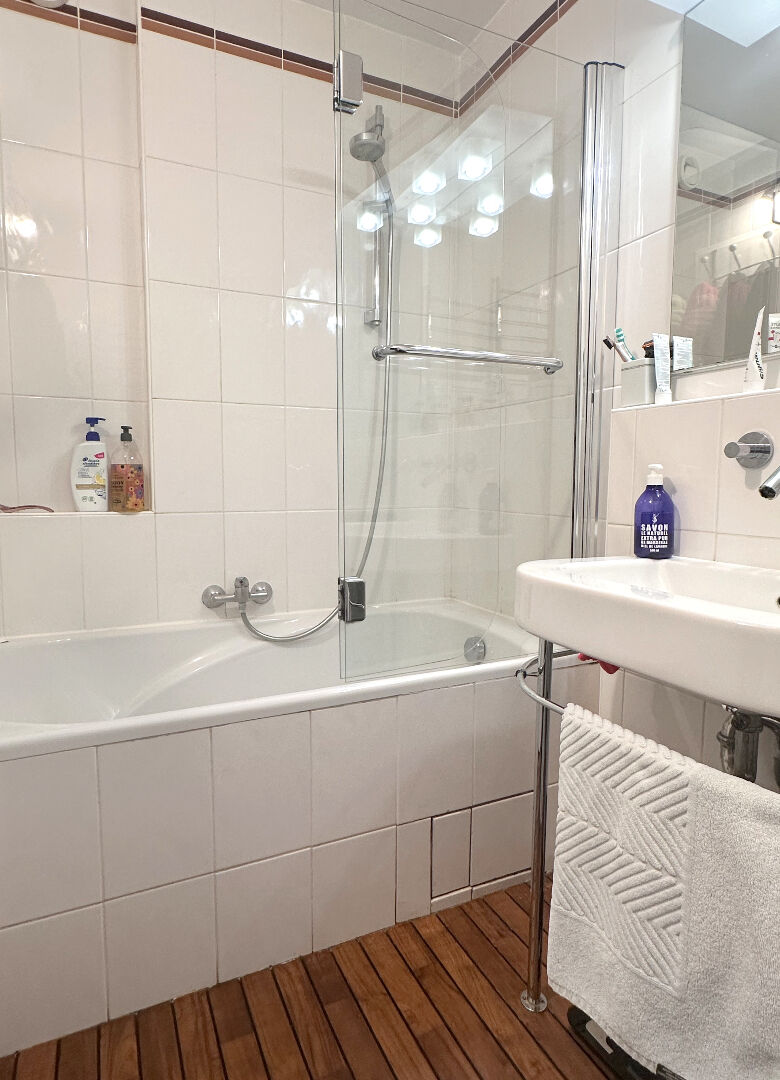 Photo 3 pièces 69 m2 avec terrasse de 30 m² au calme absolu image 5/6