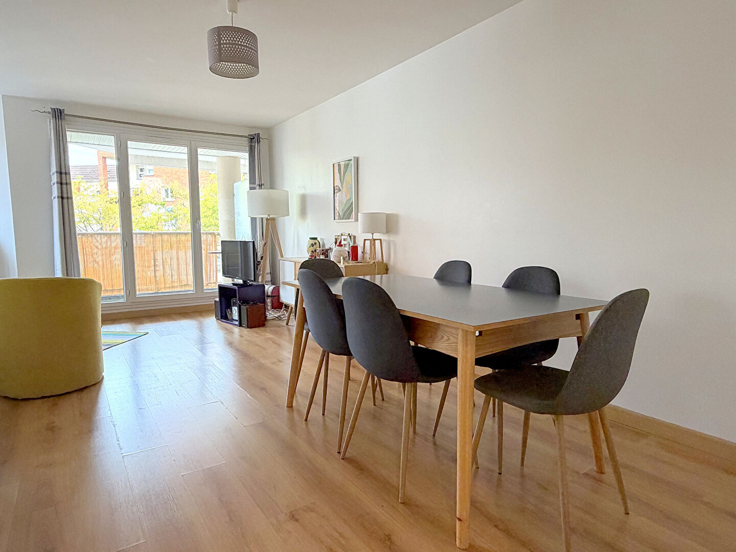 Photo Vaste 2 pièces 54 m² avec balcon 5 m² expo ouest image 2/6