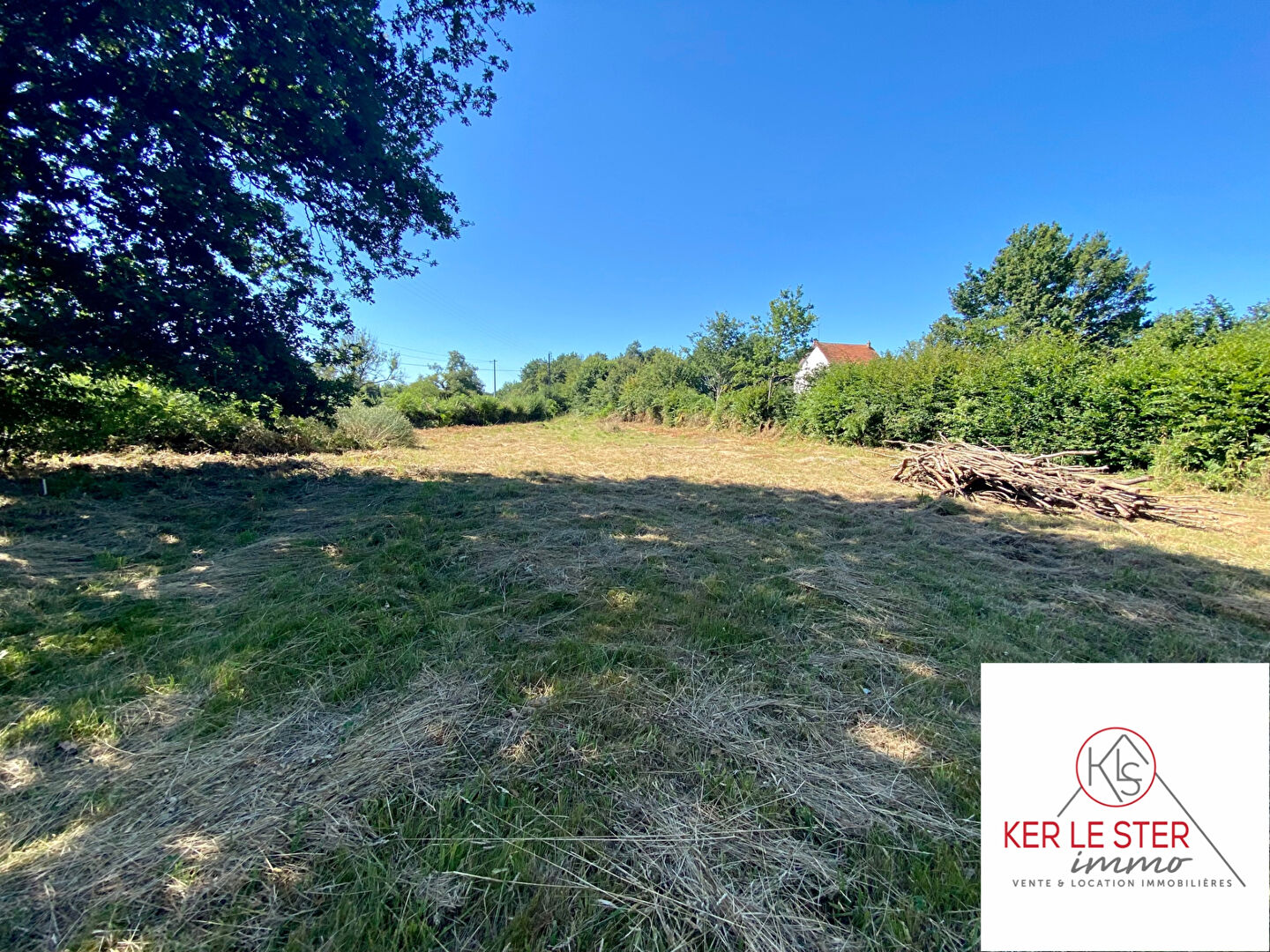 Photo Terrain  1190 m2 constructible non viabilisé à BEIGNON image 1/1