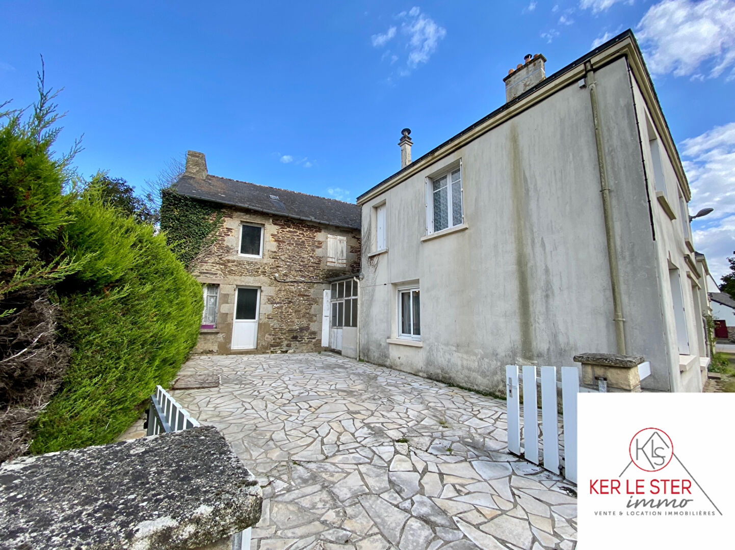 Photo Maison  110 m² +  maison  140 m² à rénover +  650 m² terrain + garage image 1/6