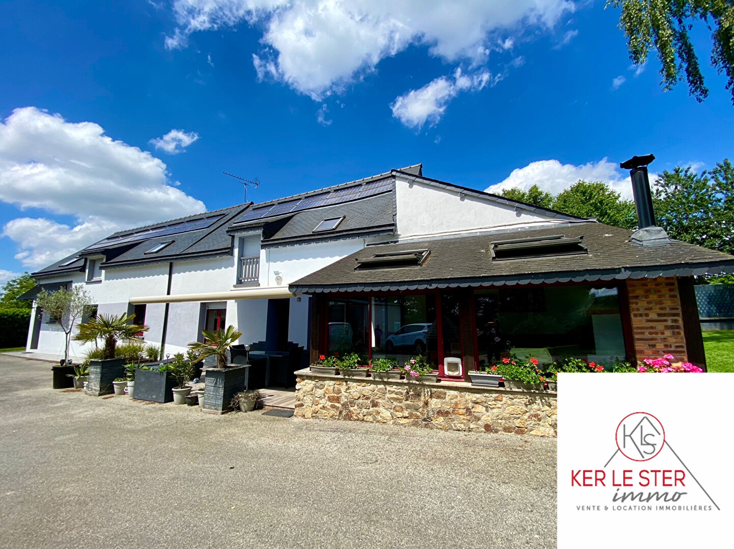 Photo longère indépendante de 220 m² sur un terrain de 2150 m² image 1/6